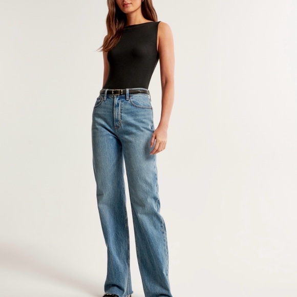 ‼️SOLD‼️Brand new A&F High Rise 90s relaxed Jean - Picture 1 of 7